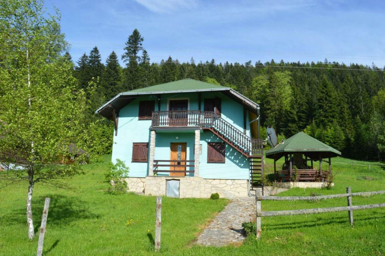 Mystic Forest Hostel Mitrovac Dış mekan fotoğraf